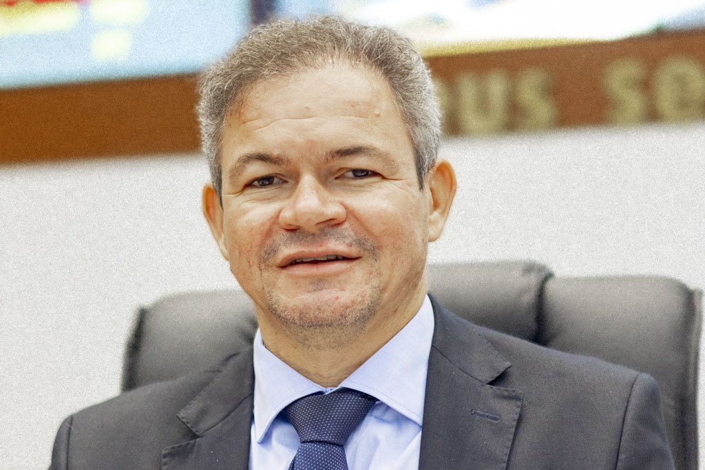 Justiça manda intimar prefeito de Timon em meio à polêmica dos juros do FUNDEF