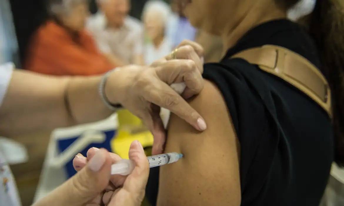 FMS reduz para 65 anos de idade a vacinação contra a gripe em Teresina