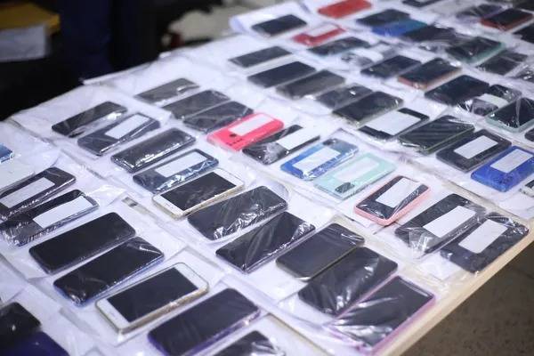 Secretaria convoca vítimas para devolução de centenas de celulares roubados