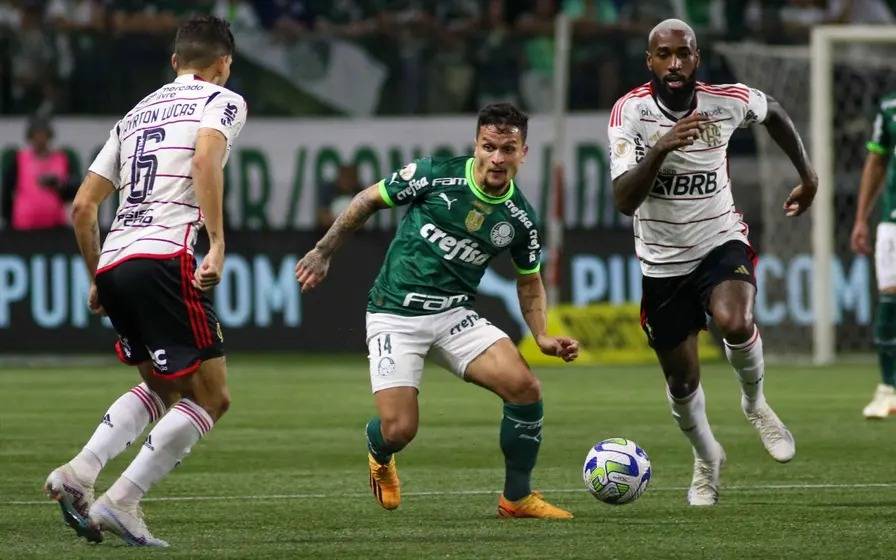 Flamengo empata com o Palmeiras e mantém tabu no Brasileirão