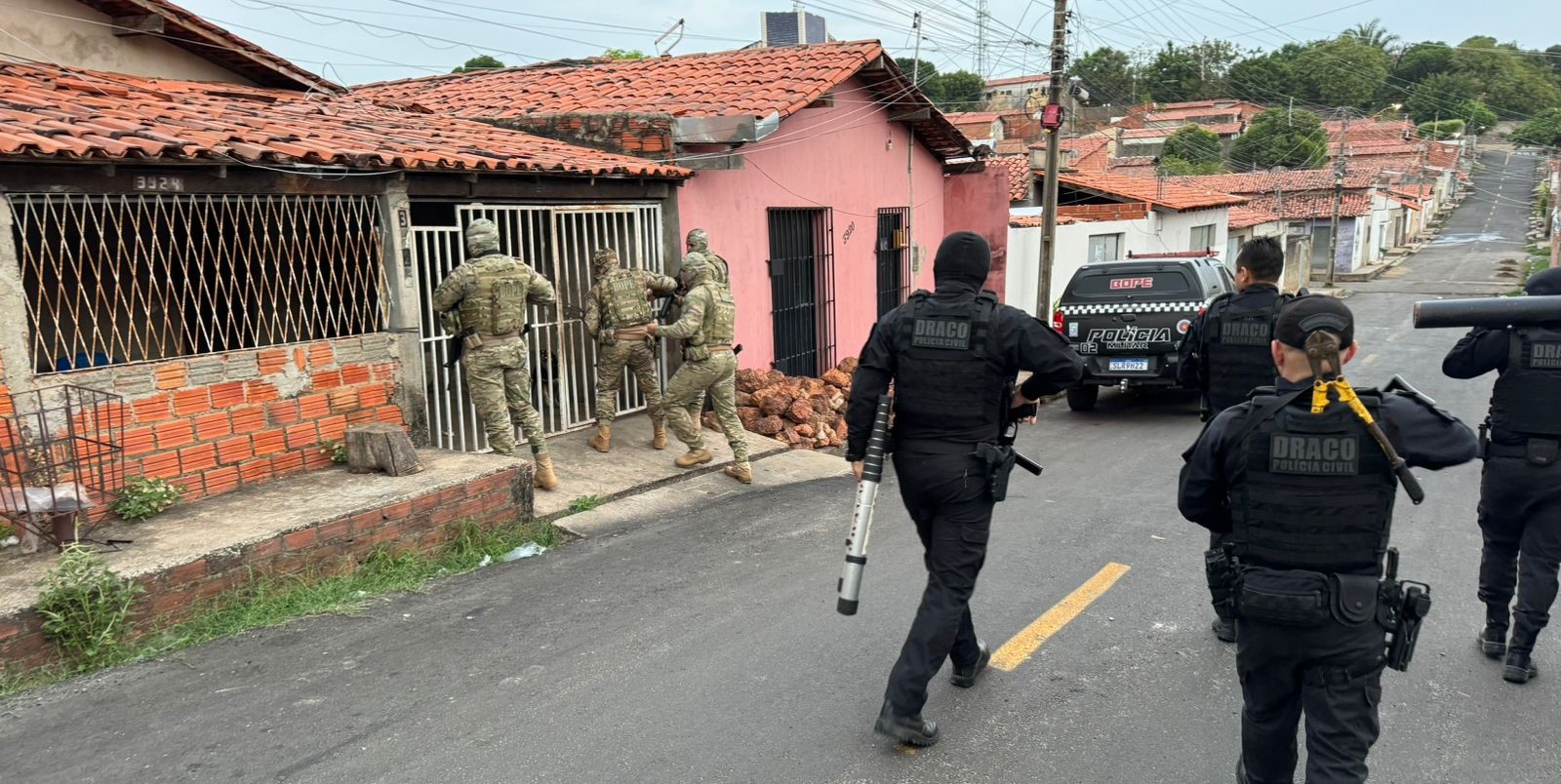 DRACO cumpre 18 mandados contra facção criminosa em Teresina