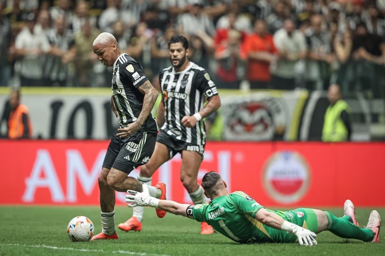 Atlético-MG vence River Plate e fica próximo da final da Libertadores