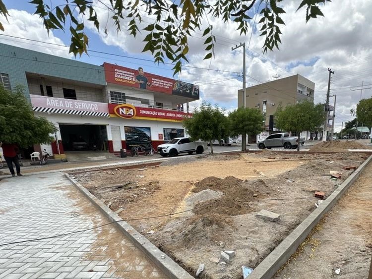 Praça em Paulistana  contará com brinquedopraça