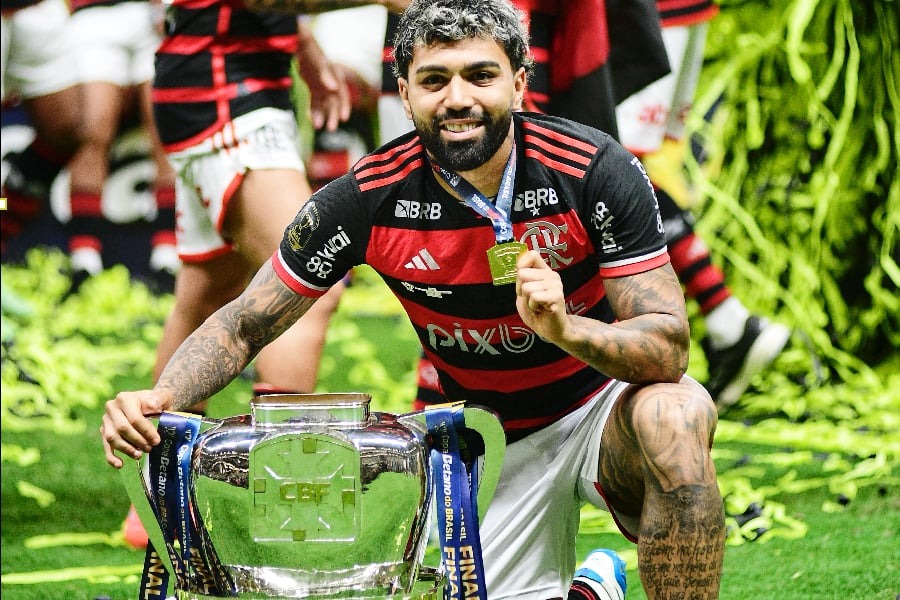 Gabigol acerta com o Cruzeiro; atacante se despede com críticas à diretoria