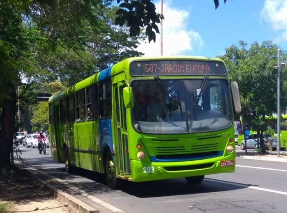 Motoristas e cobradores anunciam estado de greve em Teresina