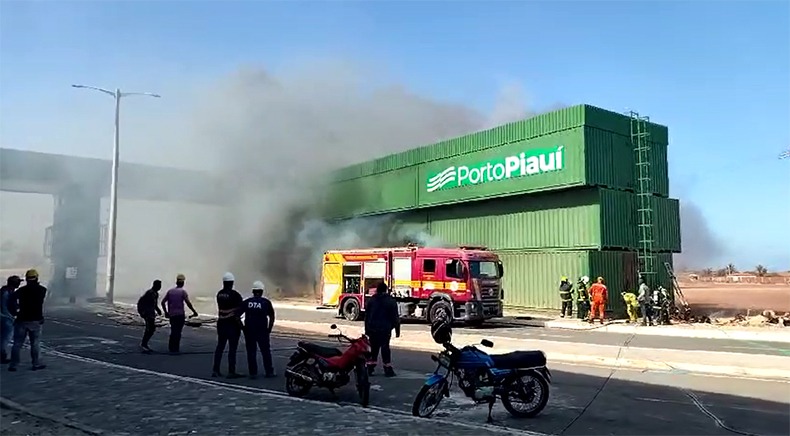 Incêndio no Porto de Luís Correia é controlado; não há vítimas