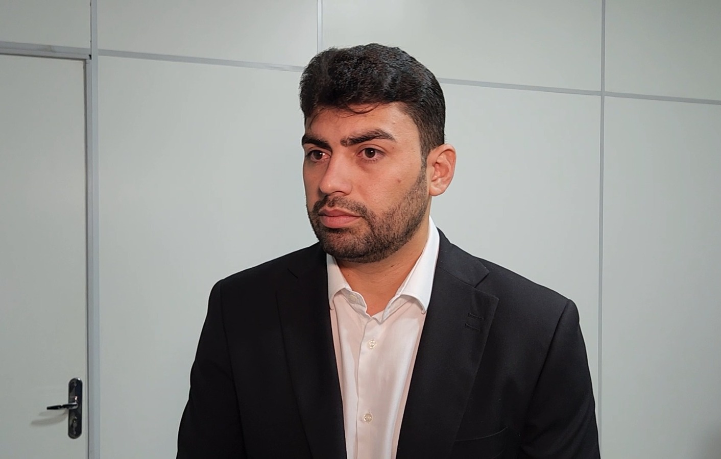 Vereador diz que indicação de namorada na Semplan partiu de Silvio Mendes