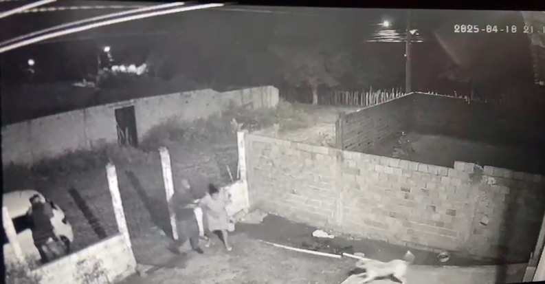 Assaltantes invadem casa de PM e fazem família refém em Teresina