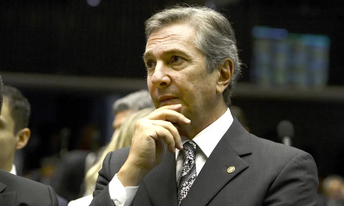 Ex-presidente Fernando Collor é preso por corrupção e lavagem de dinheiro