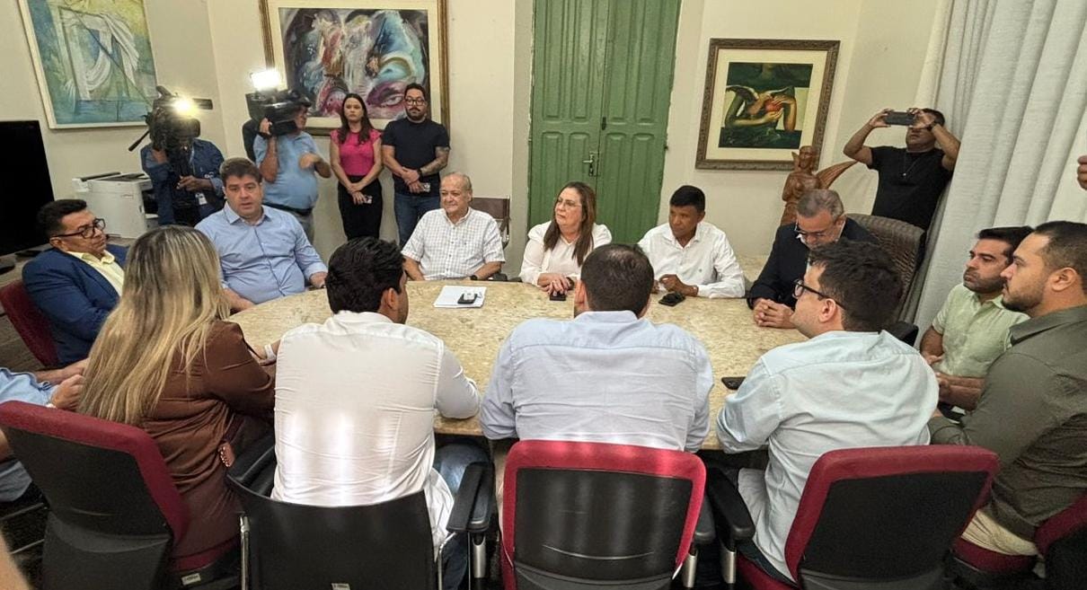 Prefeito se reúne com vereadores para tratar sobre situação fiscal