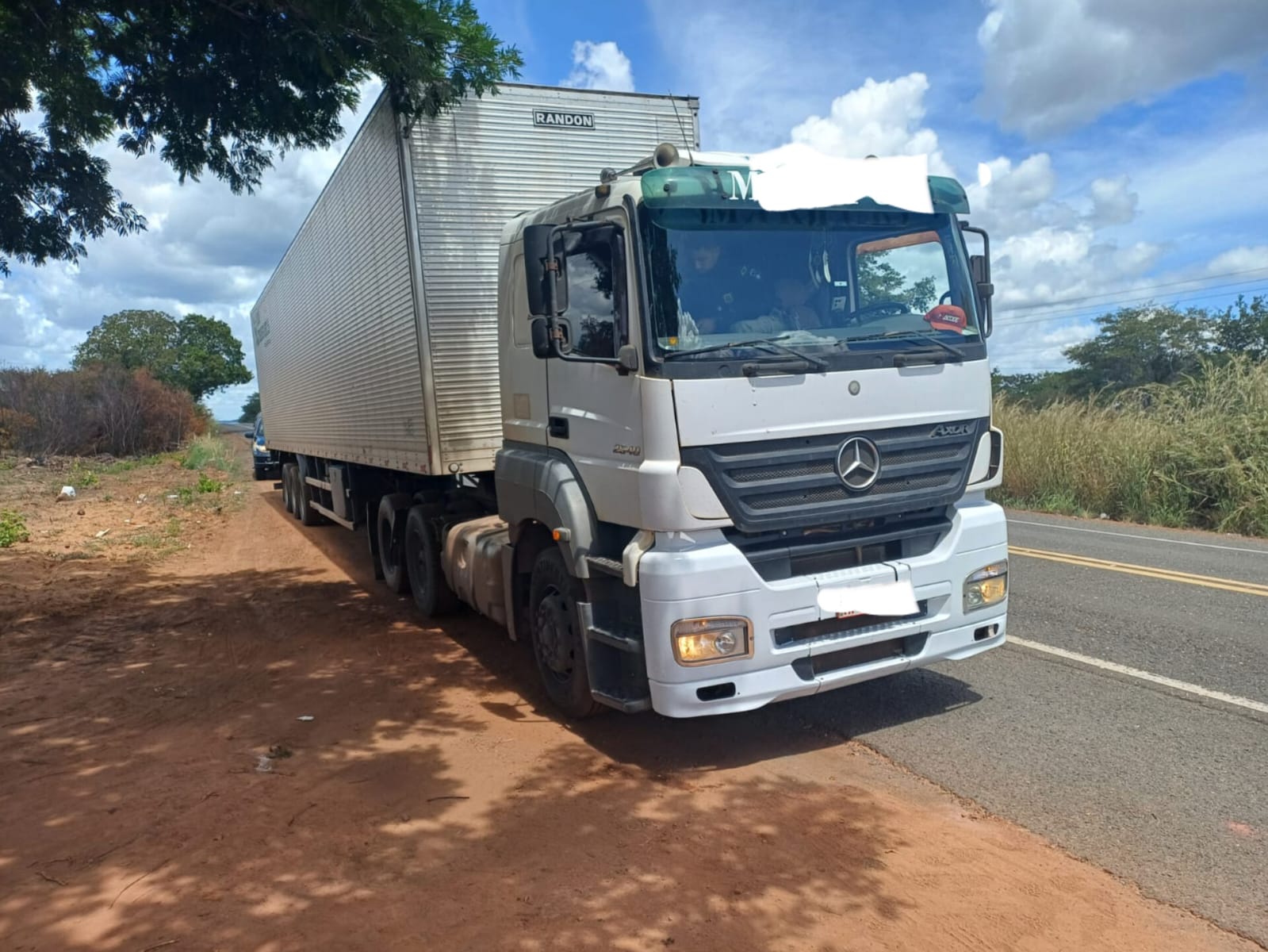 Caminhoneiro é preso por dirigir sob efeito de drogas no Piauí