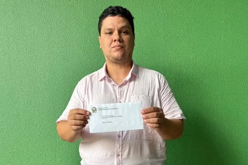 Suplente de Tatiana Medeiros toma posse como vereador de Teresina