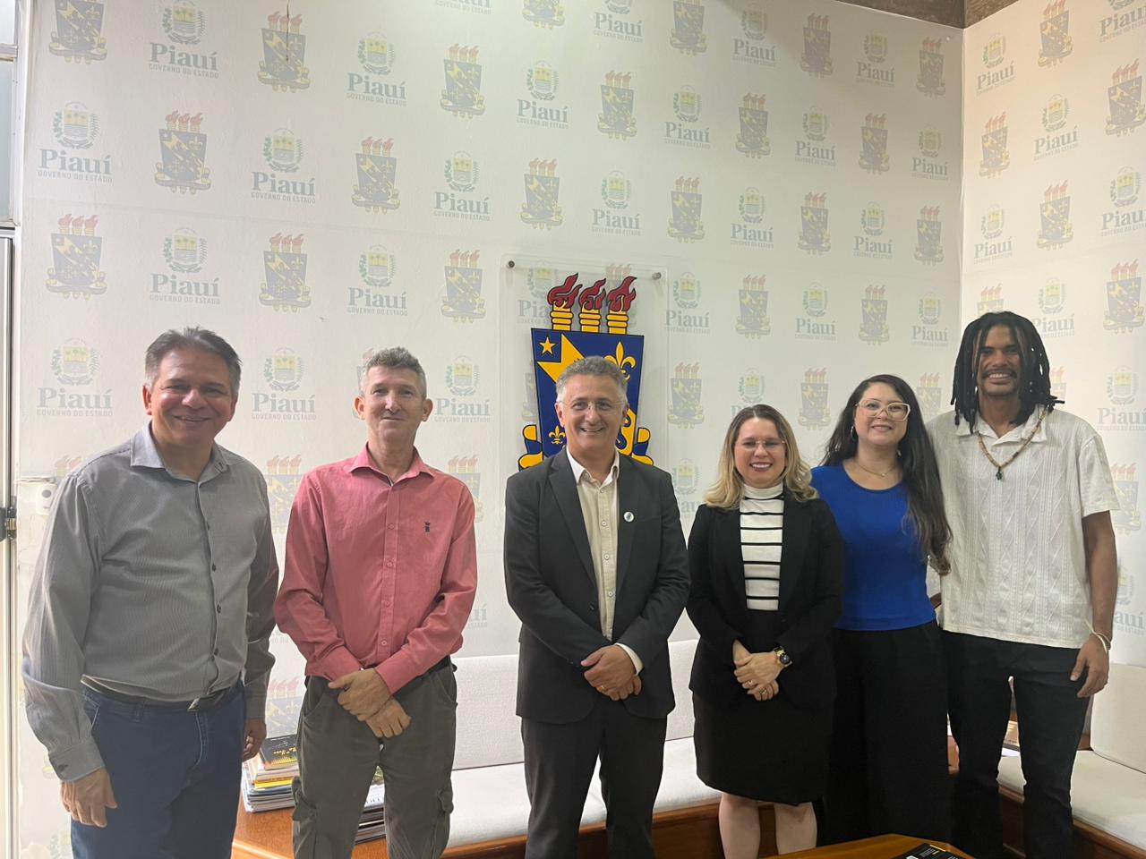 Uespi lança edital de cursos de línguas online com mais de 700 vagas