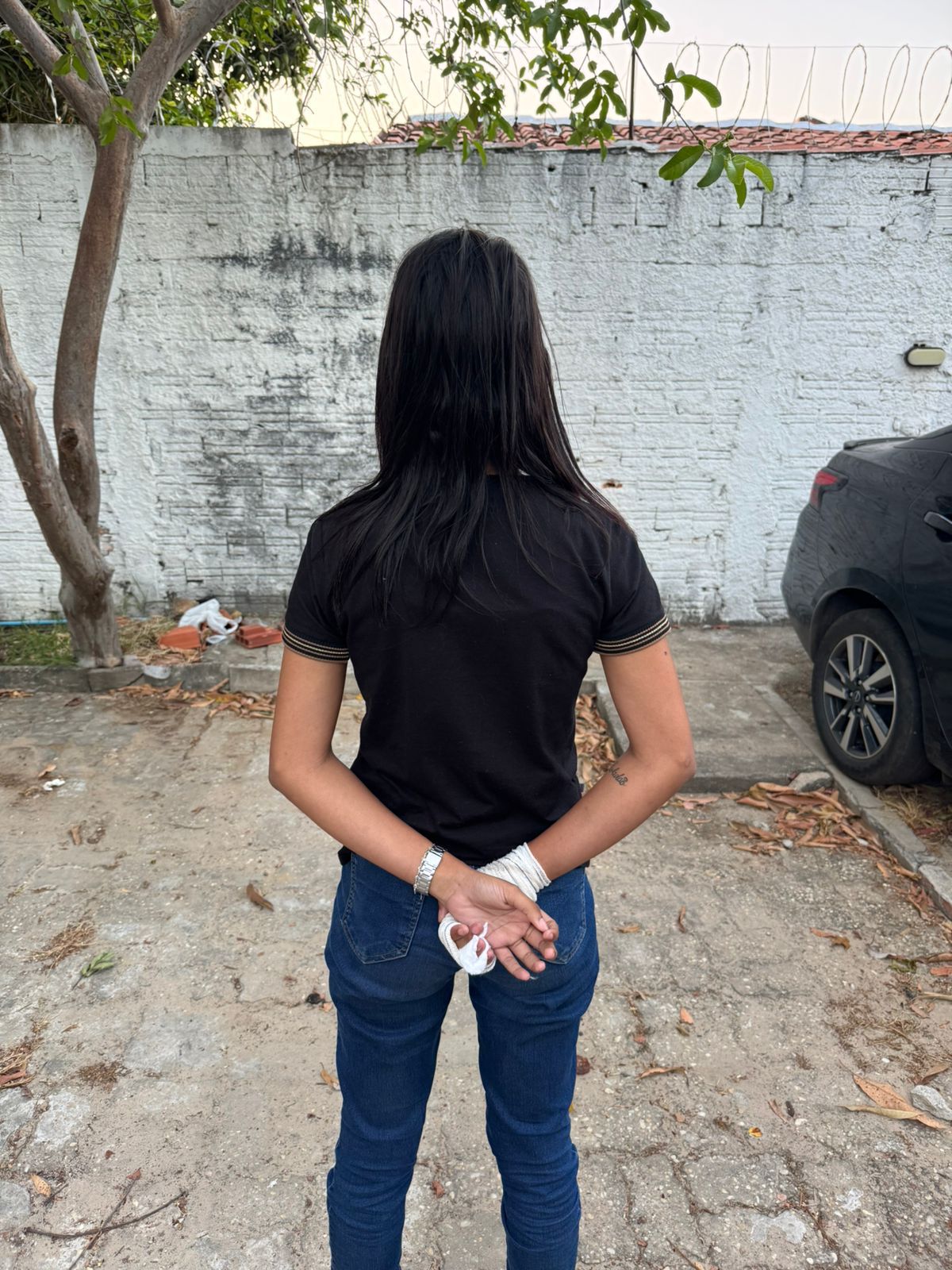 Mulher é presa com skunk em ônibus durante operação