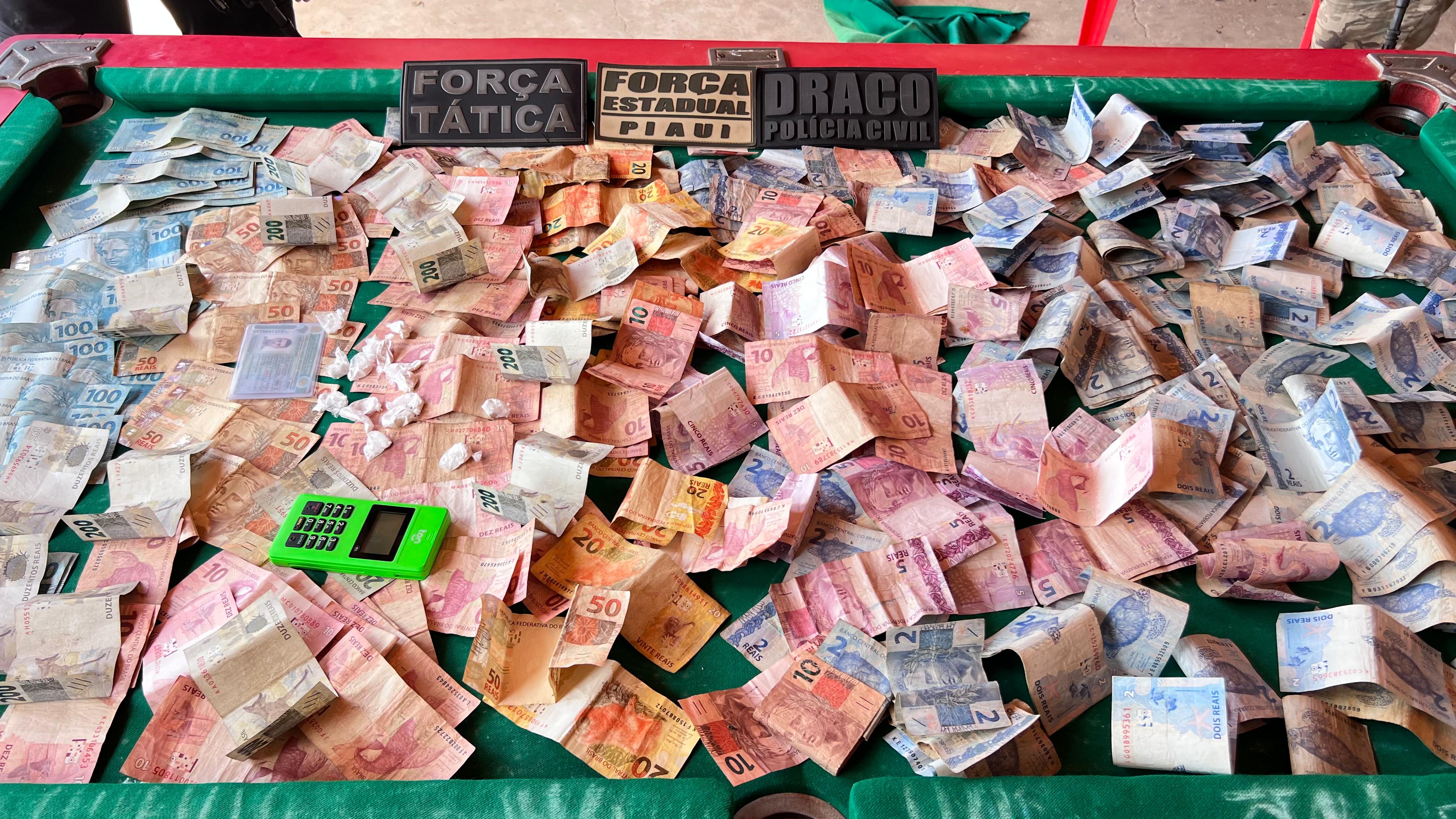 Polícia apreende drogas e dinheiro em operação em Lagoa Alegre