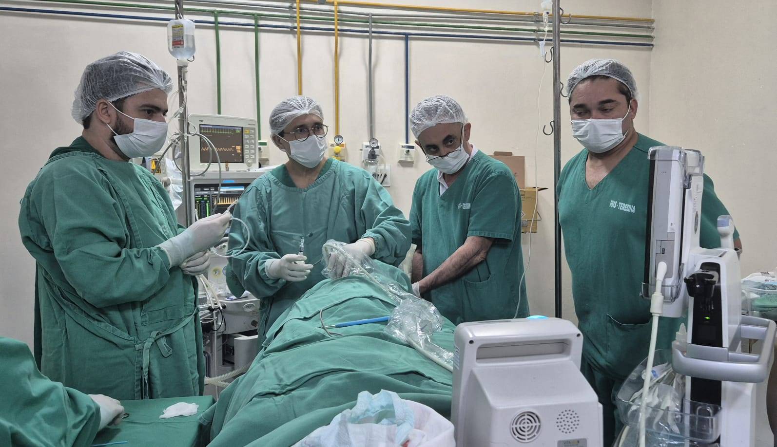 HUT corta 82% de cancelamentos de cirurgias e leva case a fórum nacional