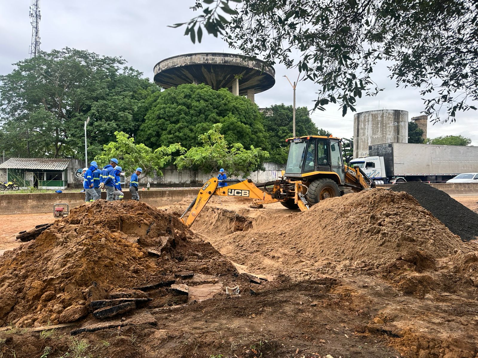 Cratera na BR-316 provoca congestionamento e interdição parcial