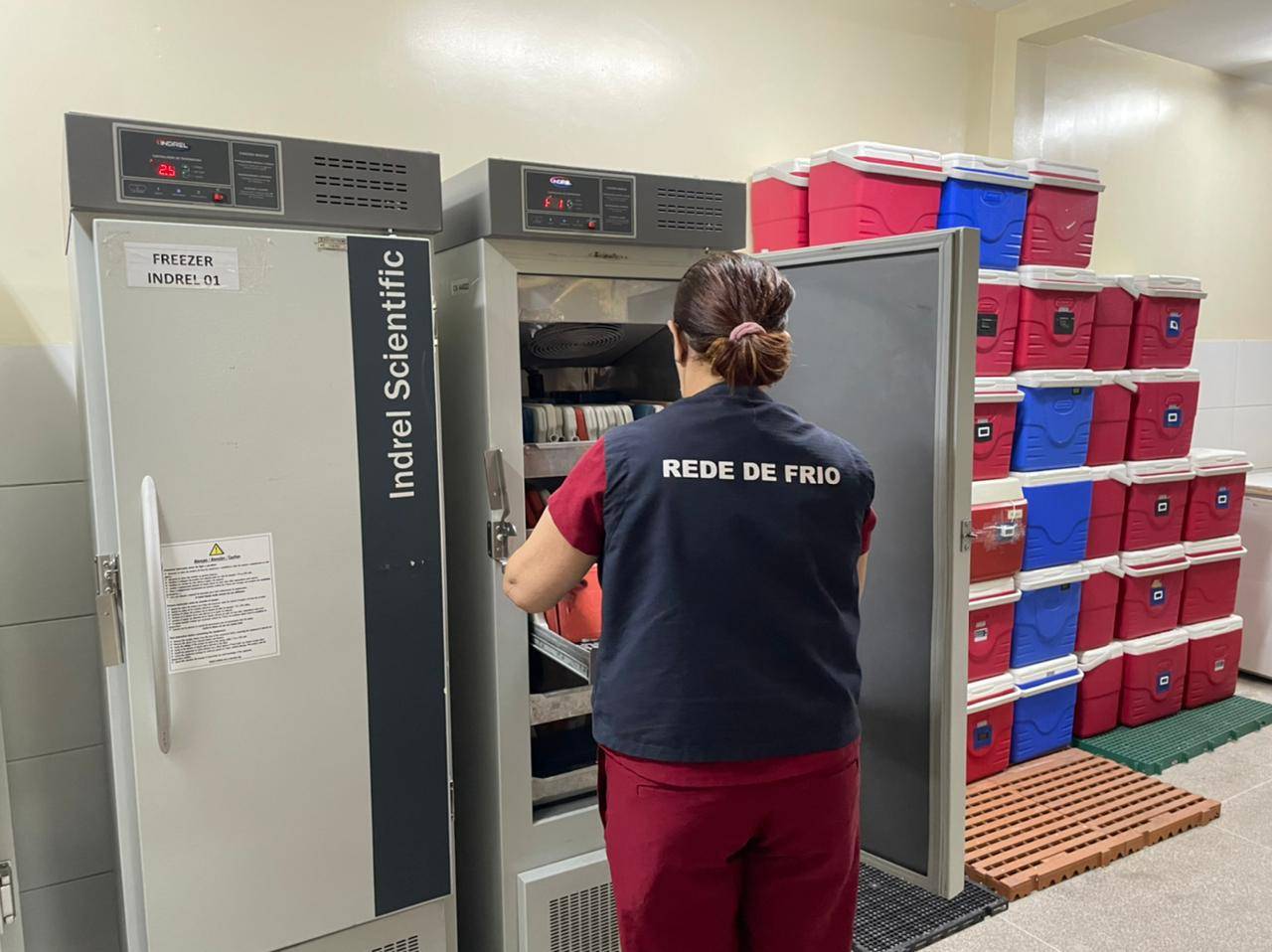 Profissionais de saúde começam a ser vacinados contra dengue