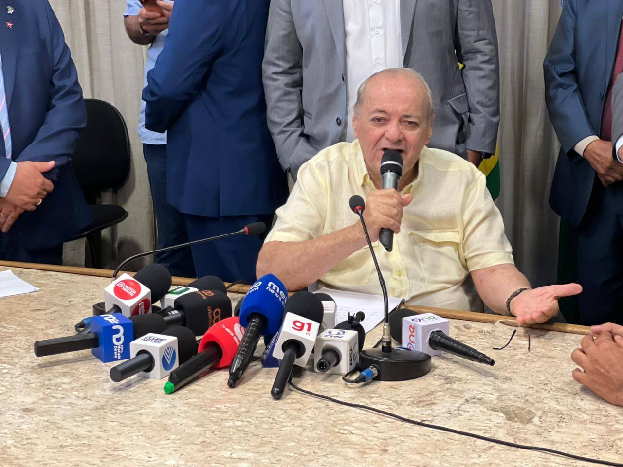 Prefeito de Teresina suspende pagamento do IPTU e anuncia revisão dos valores