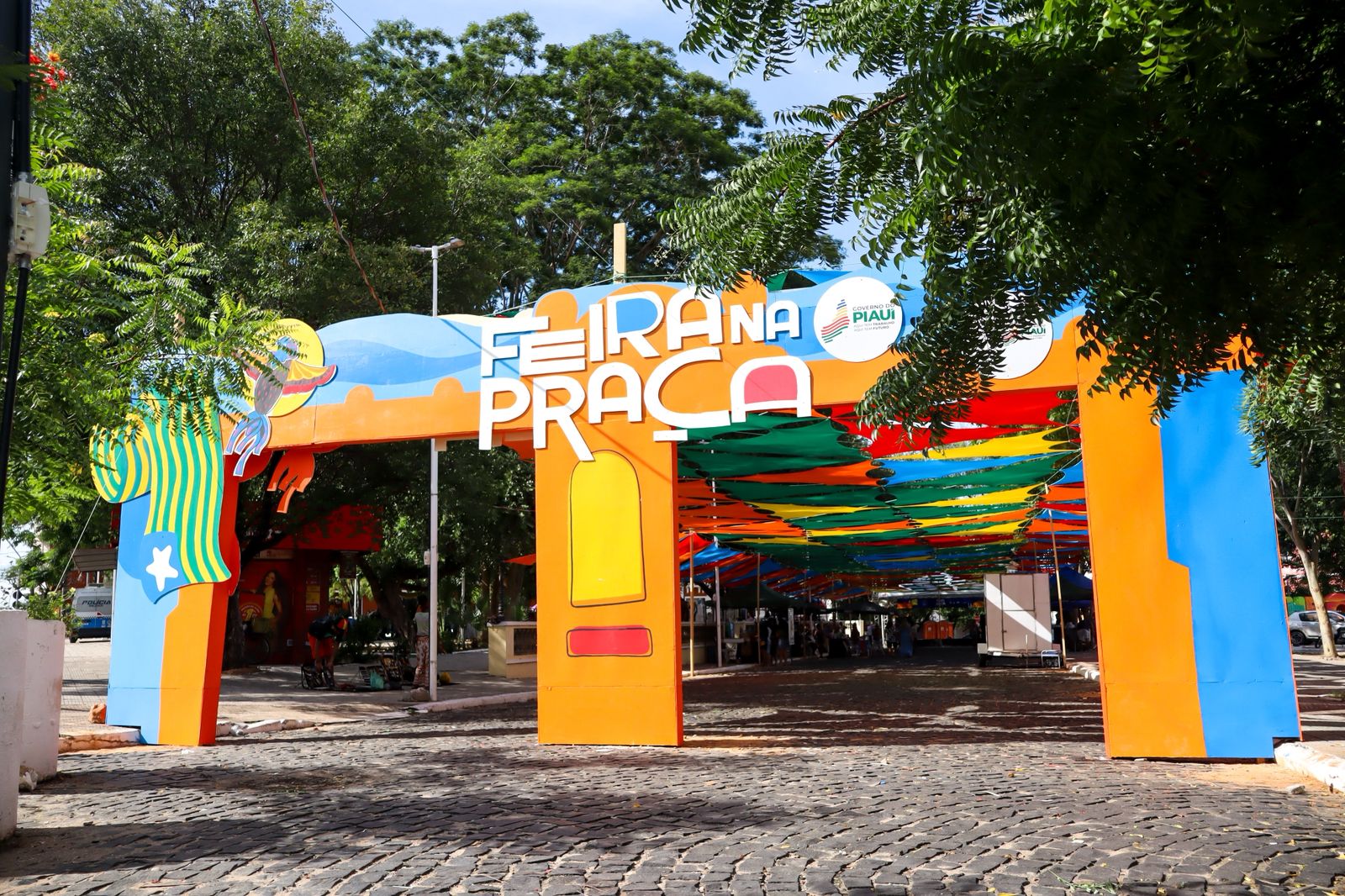 Feira na Praça tem pagode e samba com Grupo 47 Graus