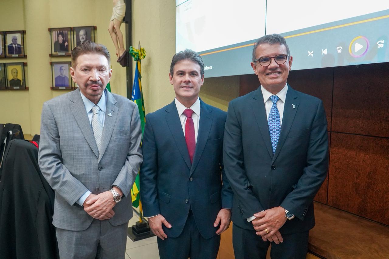 Severo Eulálio prestigia posse de novos dirigentes do TRE-PI para o biênio 2026-2028