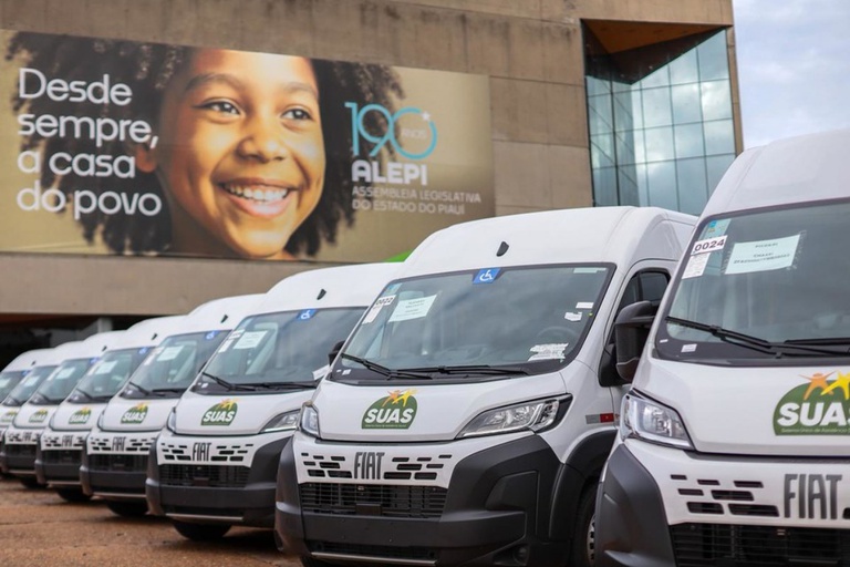 MDS entrega 53 vans adaptadas para fortalecer o Sistema Único de Assistência Social (SUAS)