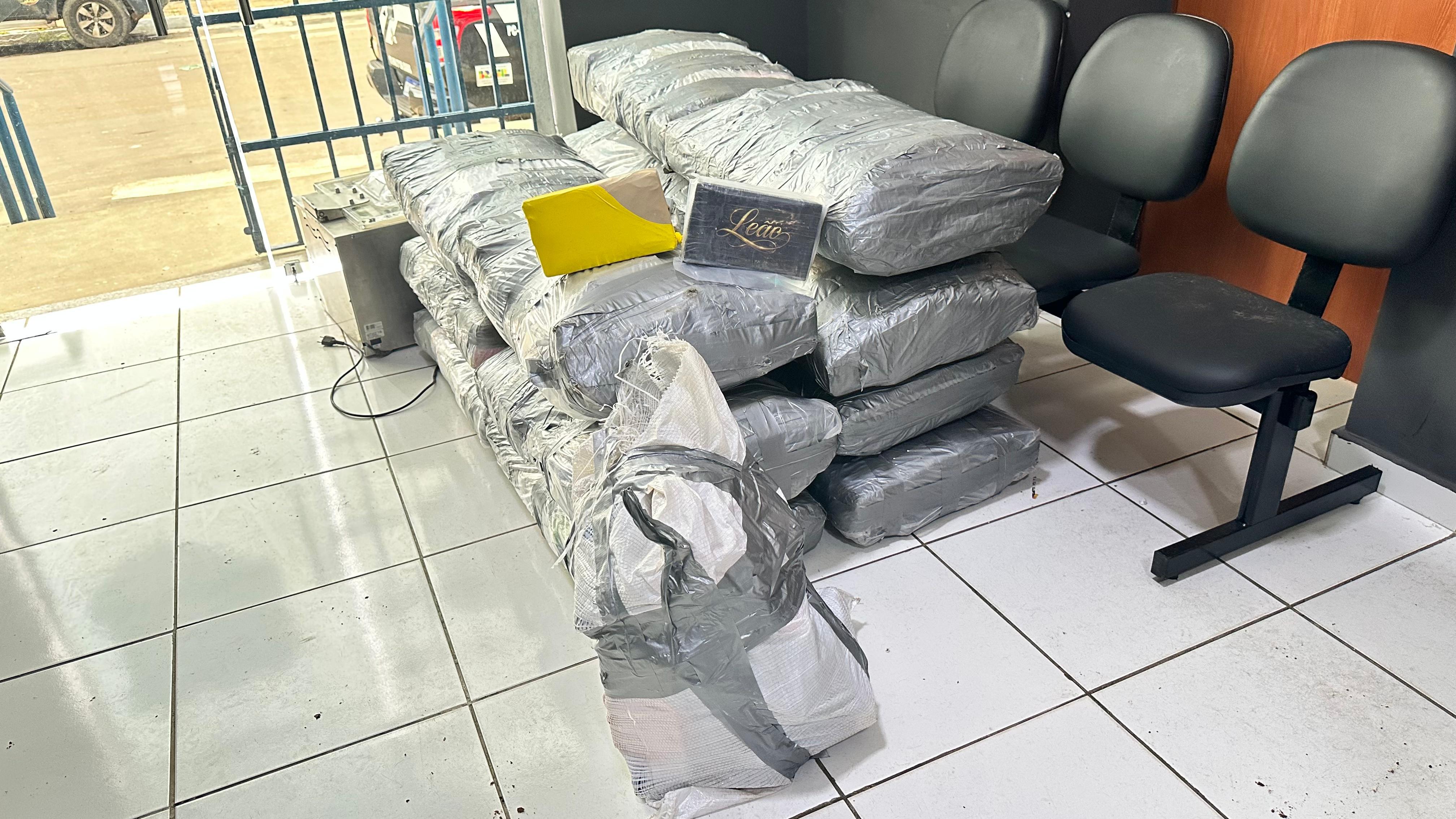 Meia tonelada de cocaína é levada em apreensão em Caxias-MA