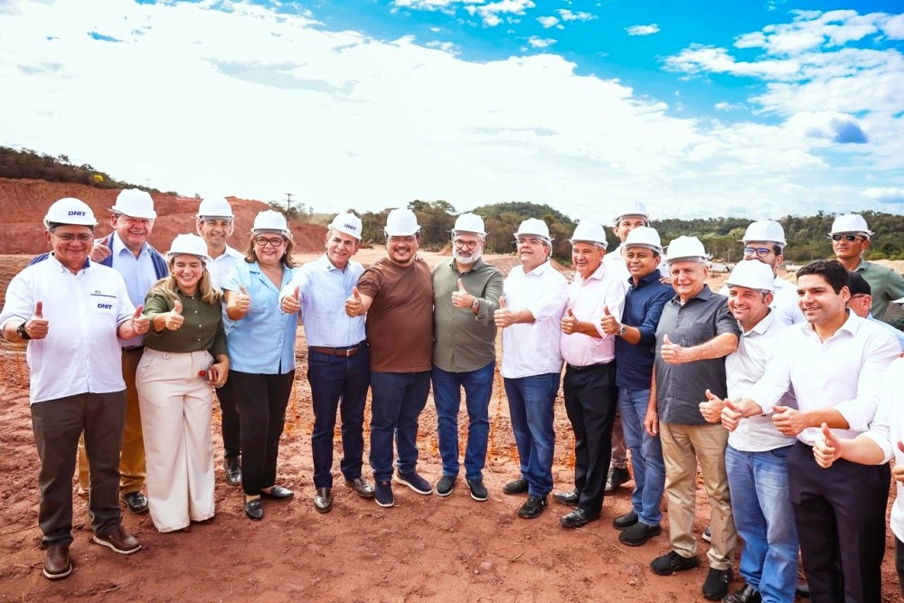 Ministros vistoriam obra da duplicação da BR-343, primeira a ser feita com concreto no Piauí