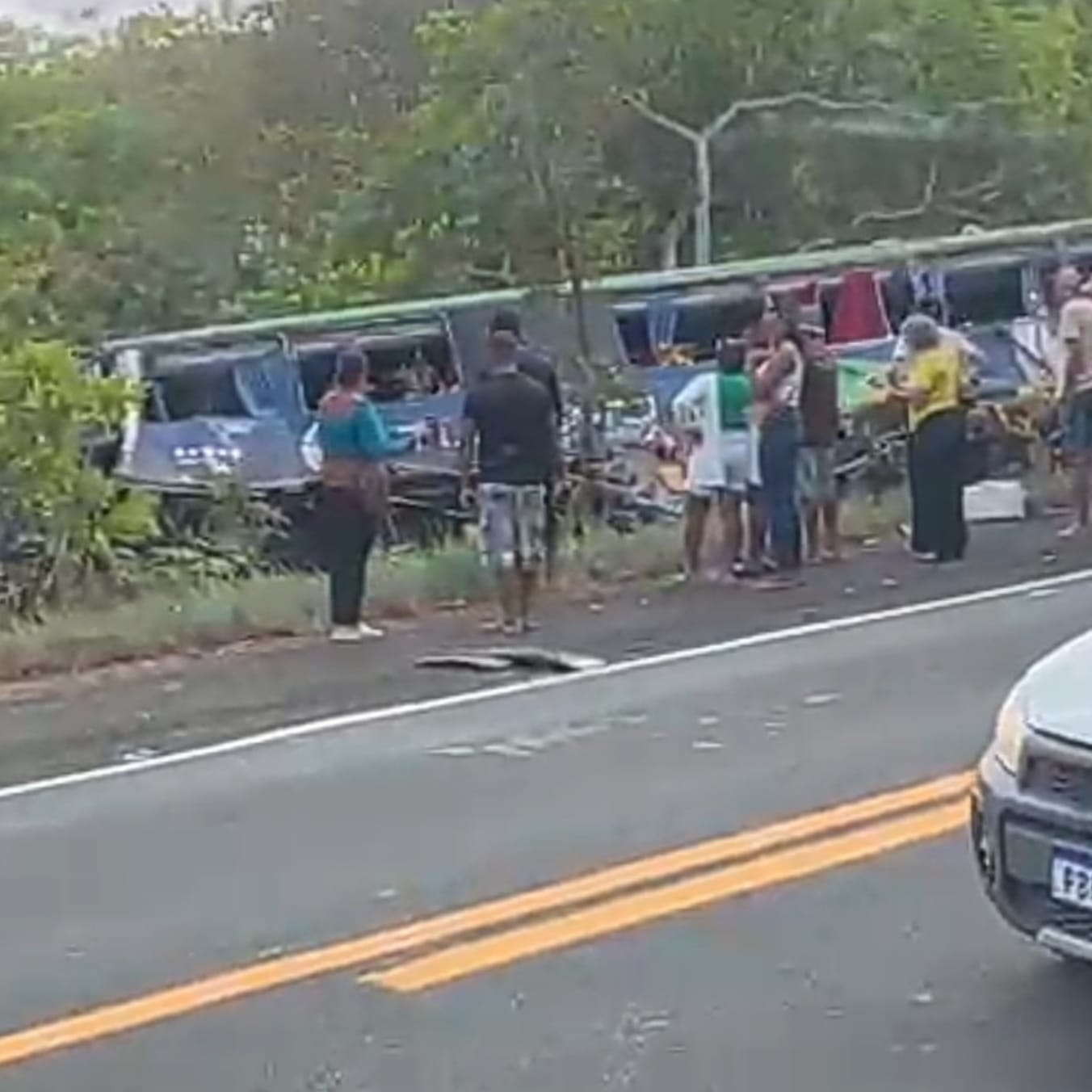 Caminhão-baú e Ônibus colidem na BR-316 entre Timon e Caxias