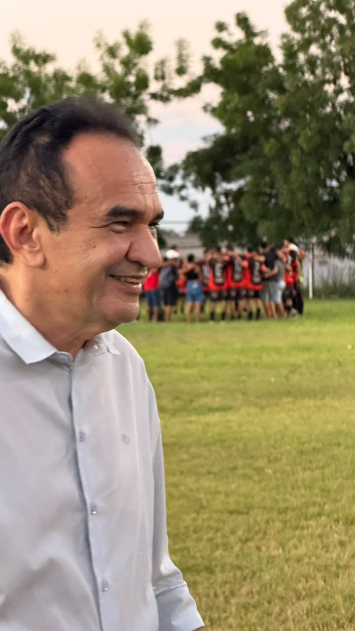 Candidato ao Governo Elizeu Aguiar participa de final de campeonato no primeiro dia de campanha
